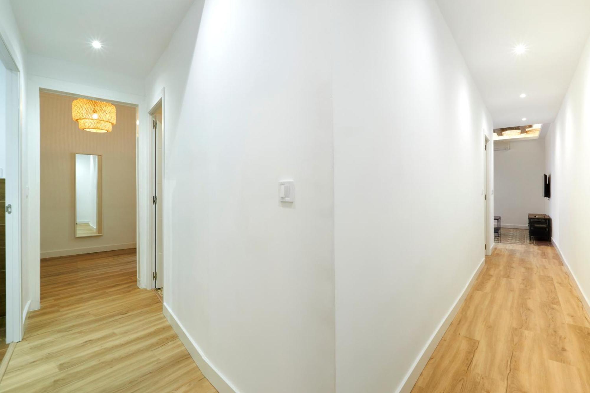 ברצלונה Comfortable Apartment Next To Apolo Theater מראה חיצוני תמונה